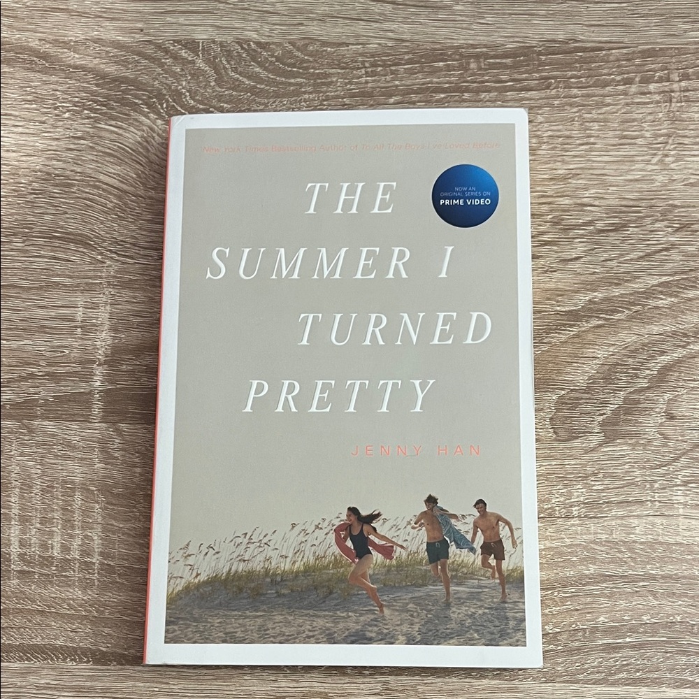 Book The Summer I Turned Pretty - Gray and White Cover
